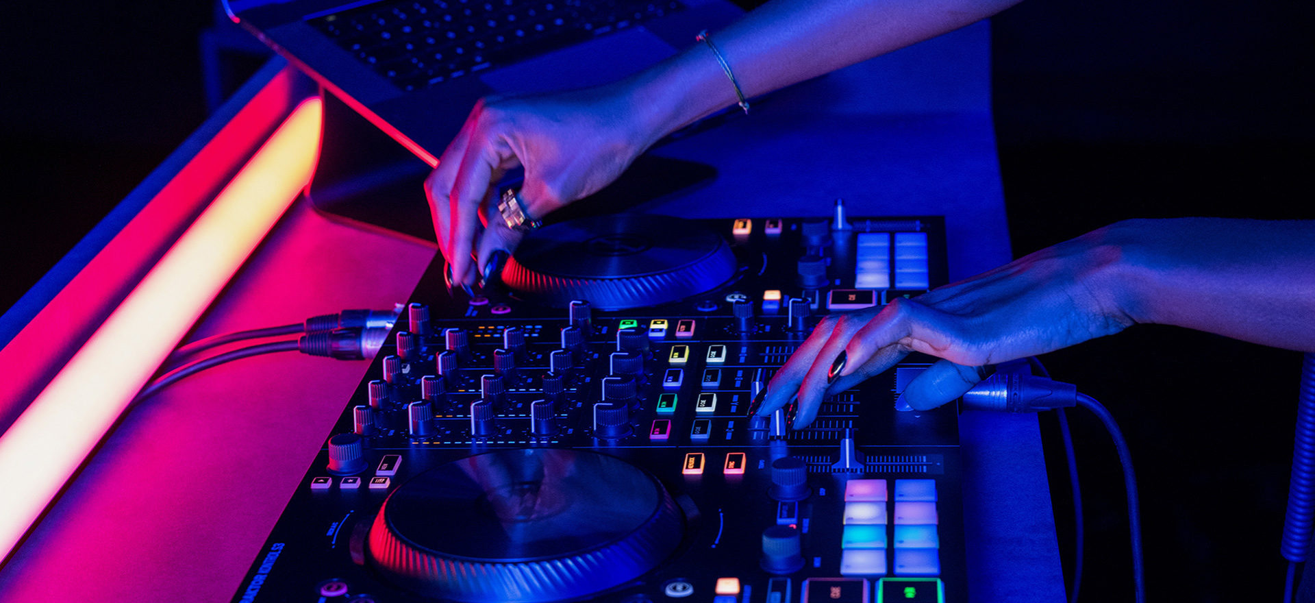 Four-deck DJing: A beginner’s guide | Native Instruments Blog