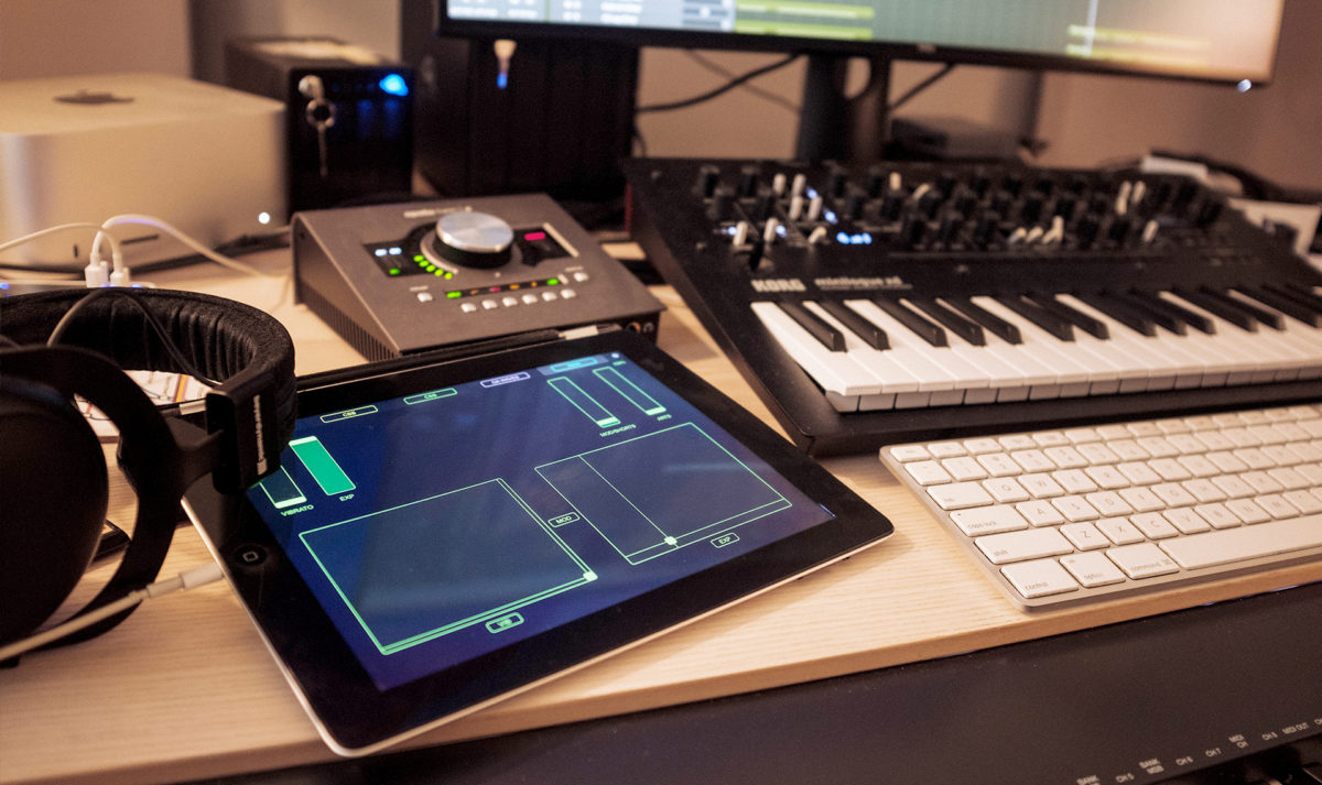 Control your samples using a tablet