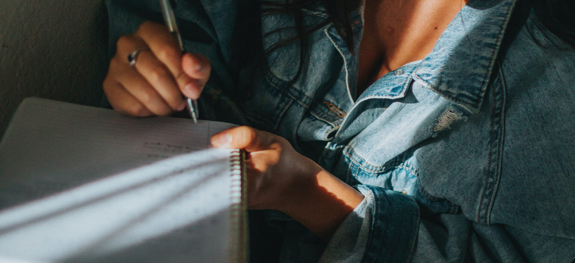 How to write song lyrics in 5 easy steps Native Instruments Blog