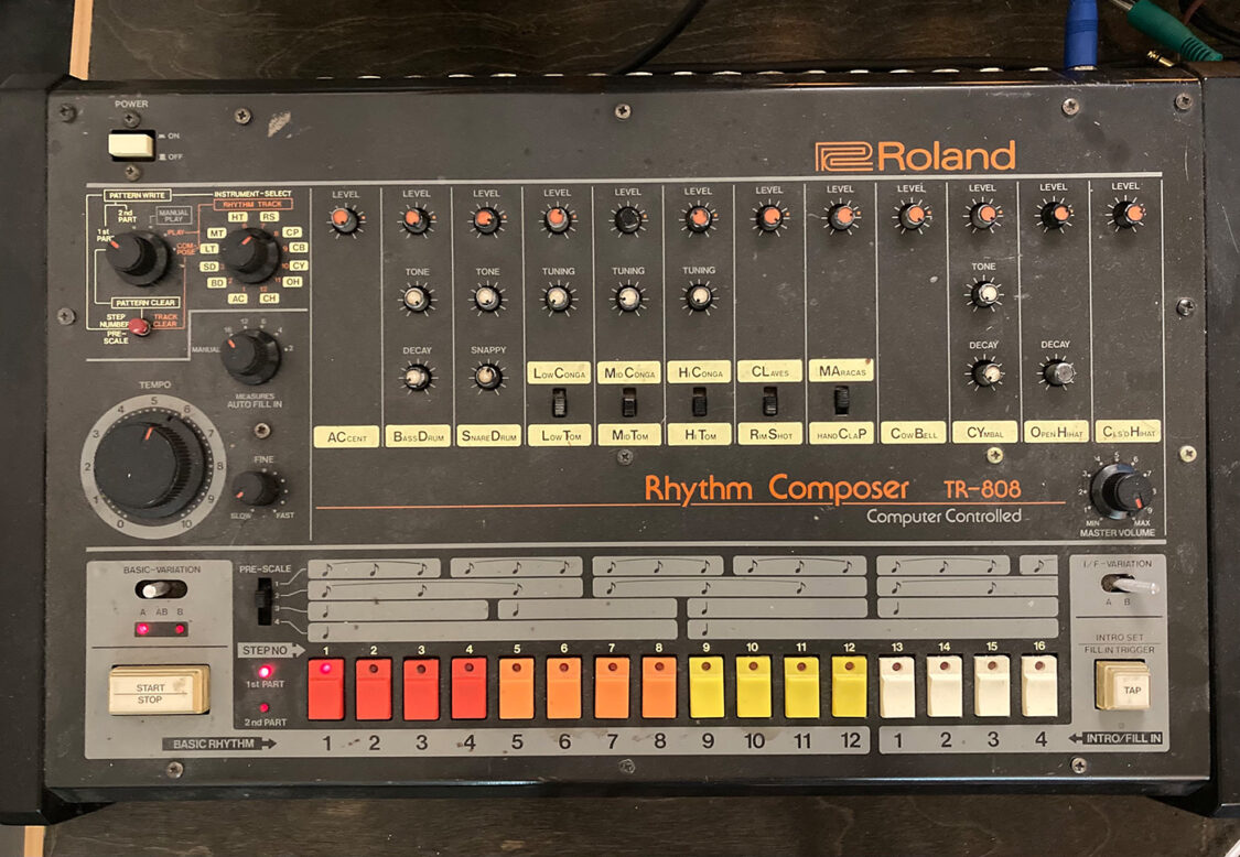 What are 808 beats? How to create their iconic sound in your music ...