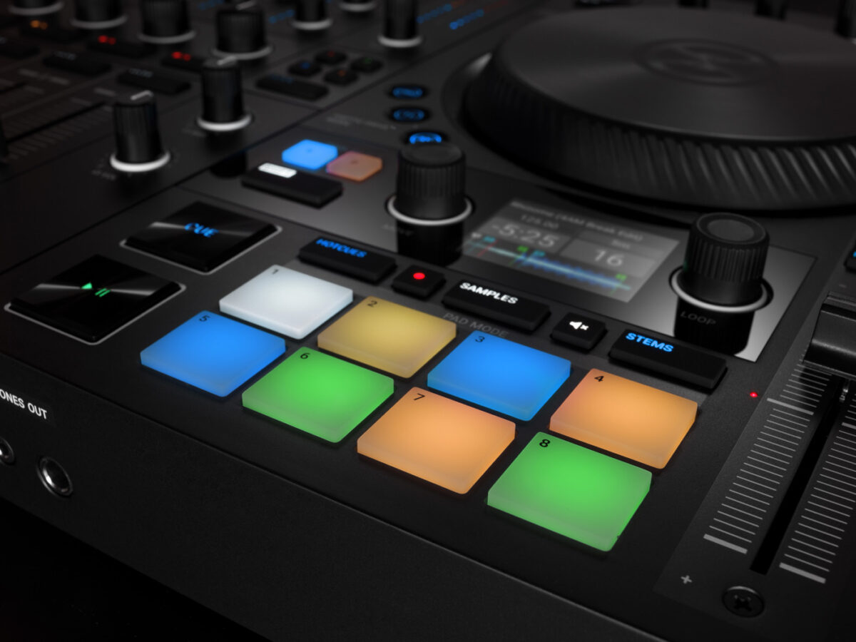 Traktor Kontrol S4 Mk3 pads