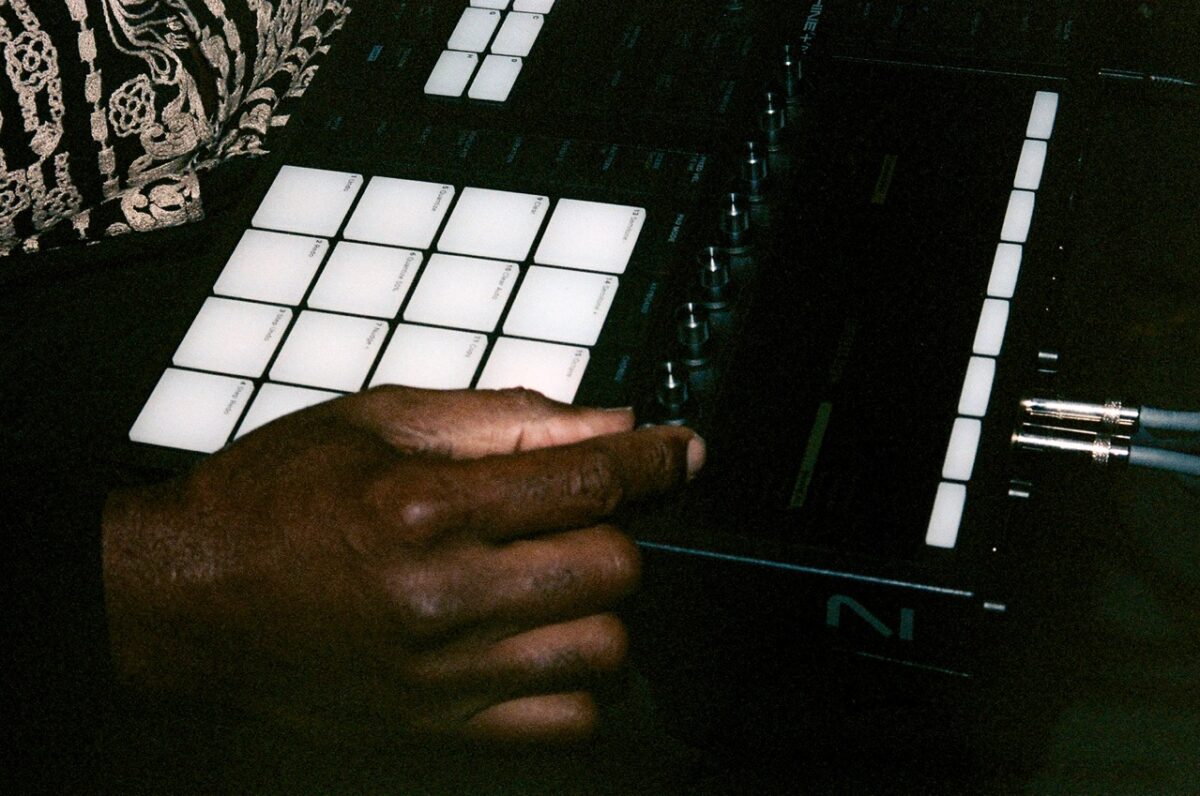 Kevin Saunderson uses Maschine+ for his productions. “It reminds me of hands-on programming. When you use your hands in creating, you just have a different feel.”