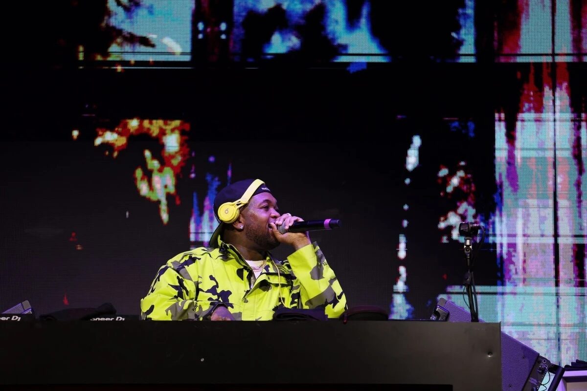 Mustard performing at the Sahara stage, Coachella 2025