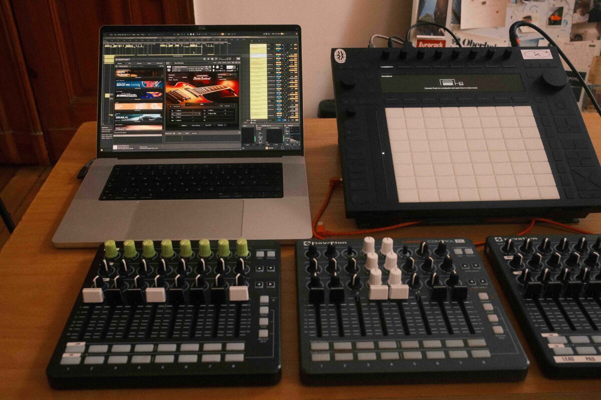 Rezident Kontakt 3
