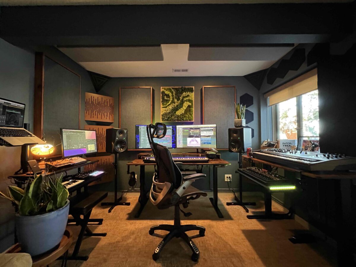 Oobesan's music production studio
