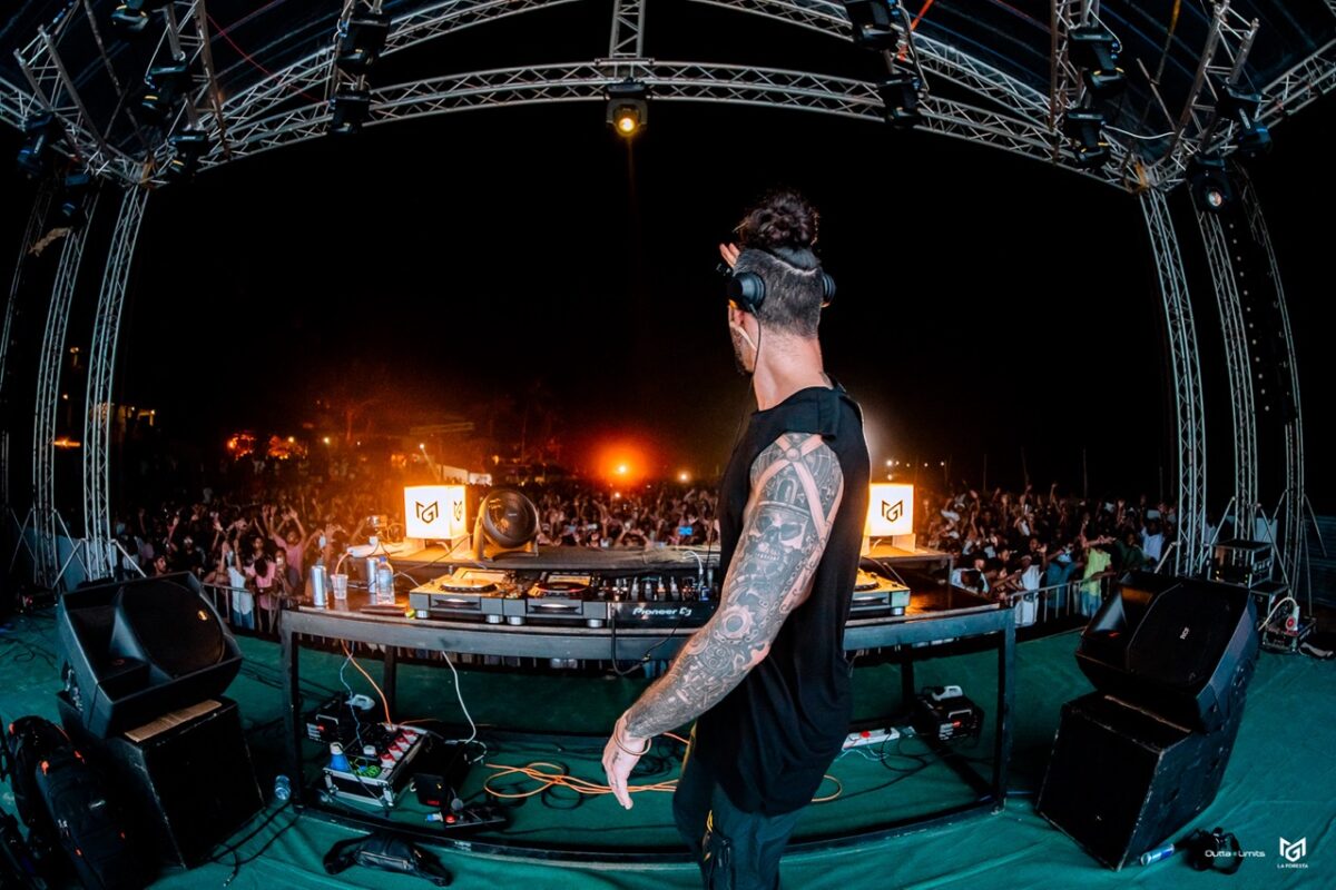 Aaron Suiss live