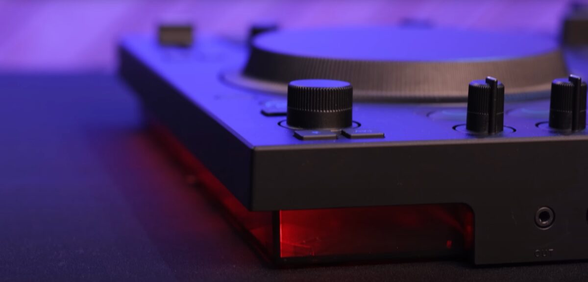 Bottom panel LEDs will show you important information during your set