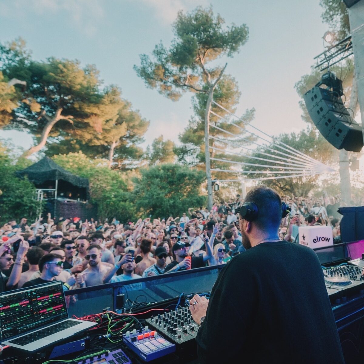 Iglesias performance