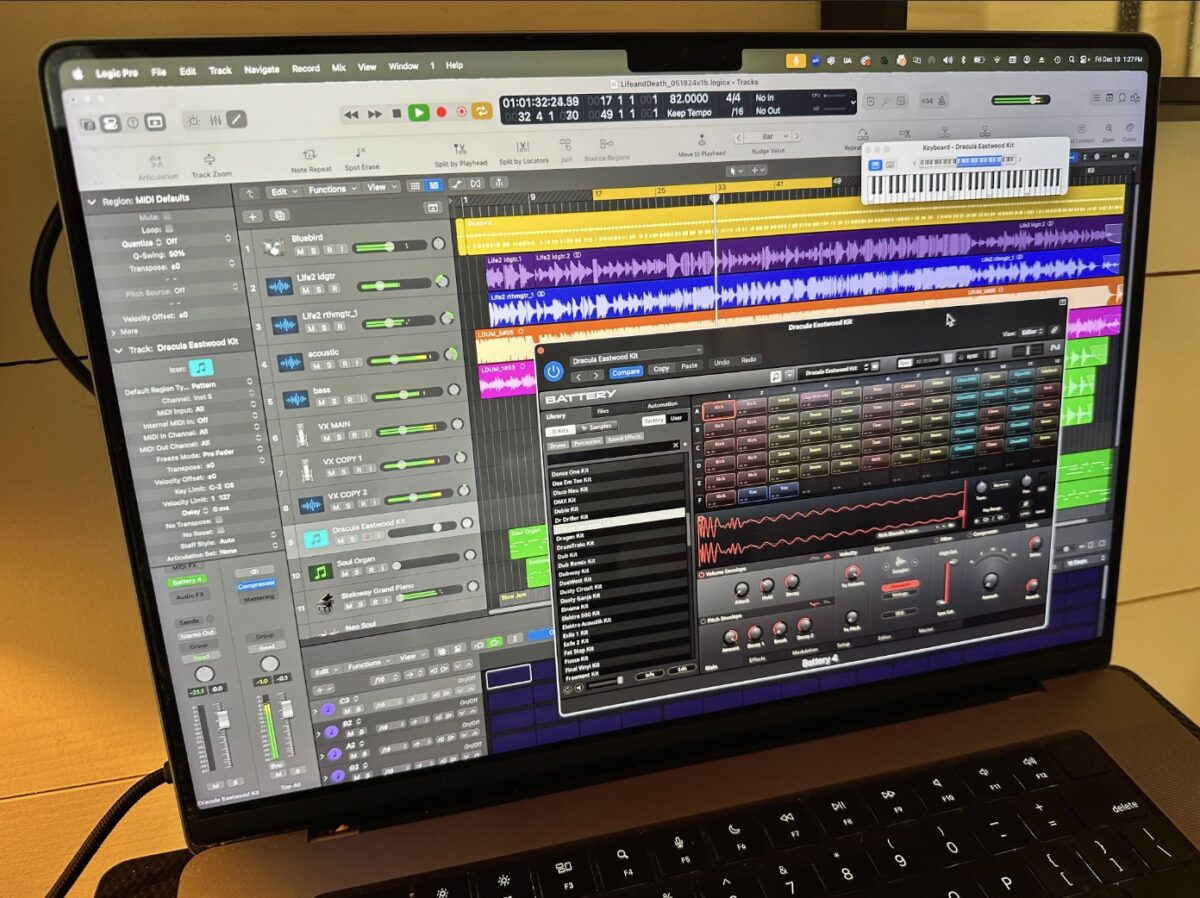 Brian McNelis using Battery in a session